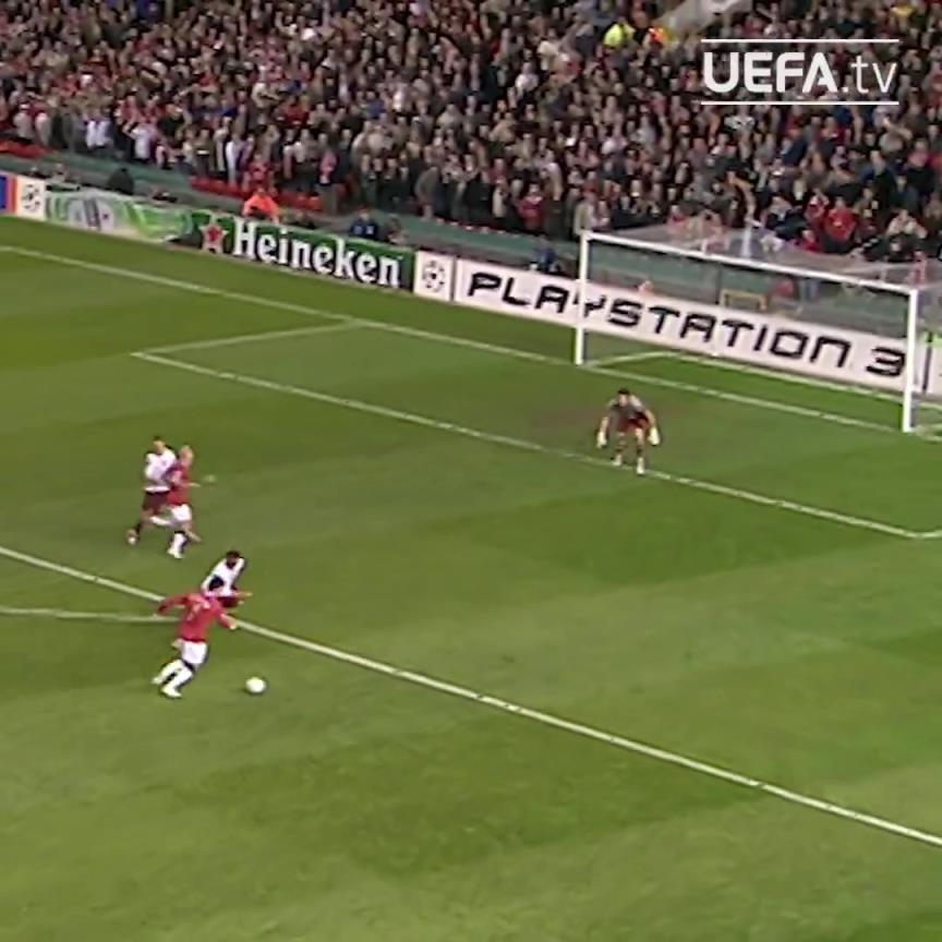传奇的起点！C罗打进的第一个欧冠进球